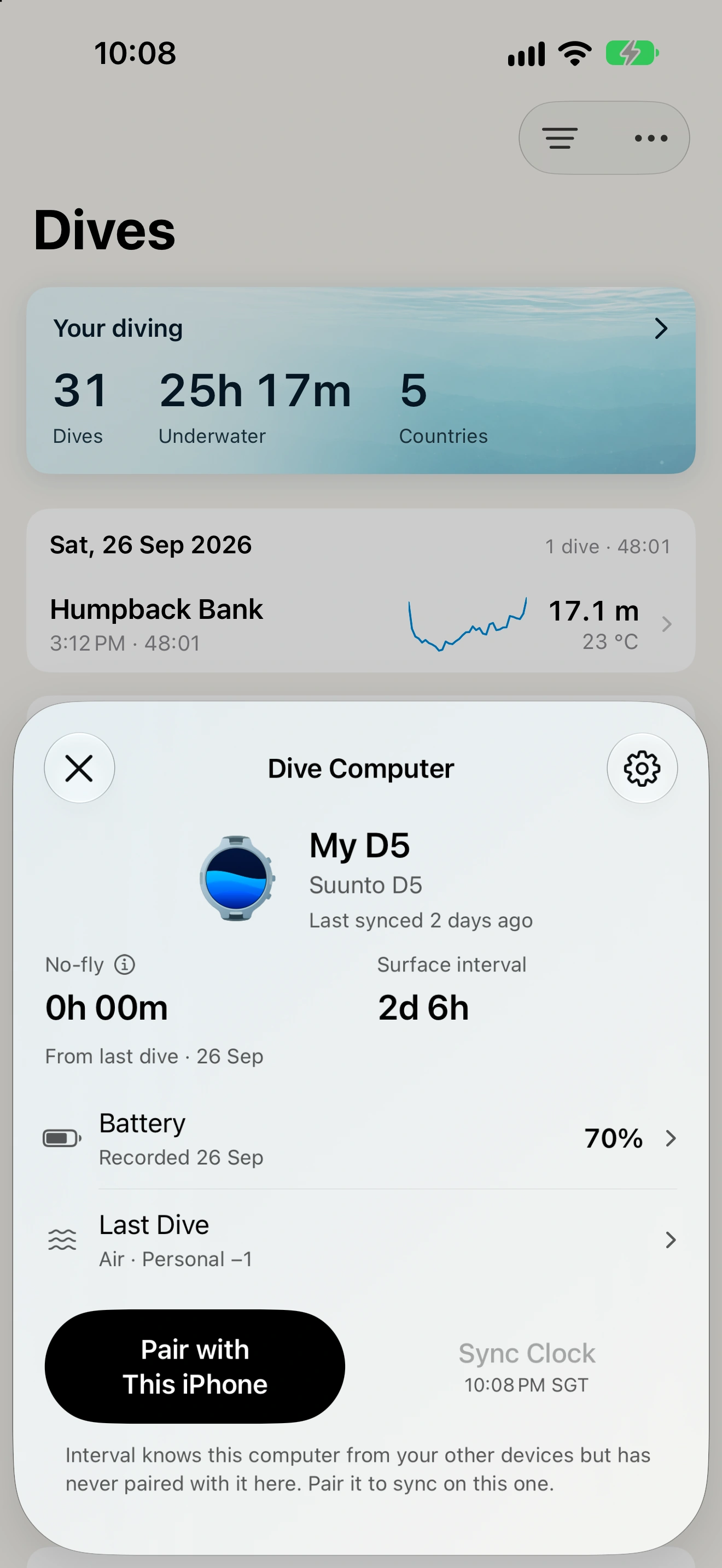 The Suunto D5 computer card in Interval, showing recorded battery, last-dive details and surface interval.